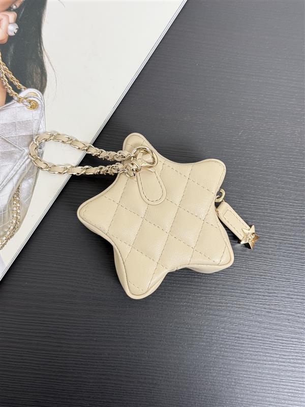 2026127215433618 700